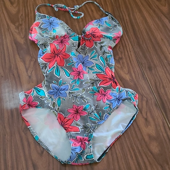 Swimsuit - Picture 1 of 2